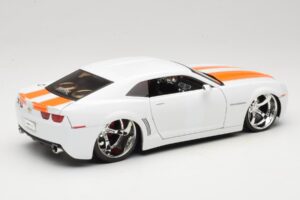 Chevrolet Camaro Concept Tuned Biały Jada 1:18 63014 Metal — zdjęcie 3 z 8