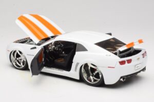 Chevrolet Camaro Concept Tuned Biały Jada 1:18 63014 Metal — zdjęcie 5 z 8