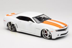 Chevrolet Camaro Concept Tuned Biały Jada 1:18 63014 Metal — zdjęcie 6 z 8