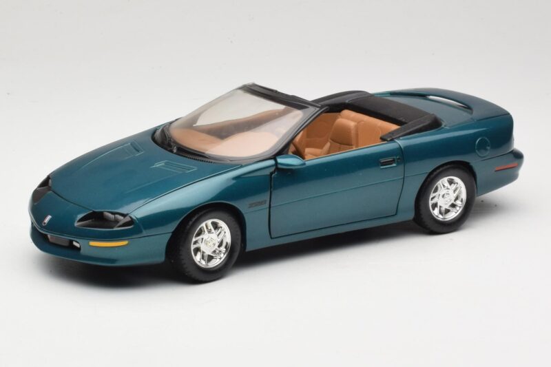 Chevrolet Camaro Z28 Kabriolet Zielony American Muscle 1:18 7231D0 Metal