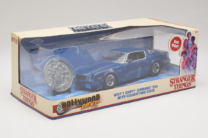 Chevrolet Camaro Z28 Stranger Things With Collectible Coin Metals Diecast 1:24 31110 Metal — zdjęcie 2 z 3