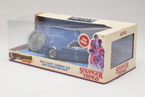 Chevrolet Camaro Z28 Stranger Things With Collectible Coin Metals Diecast 1:24 31110 Metal — zdjęcie 3 z 3