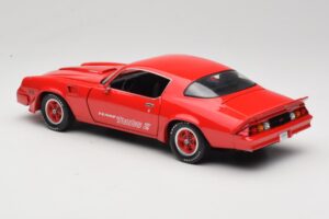 Chevrolet Camaro Z28 Yenko Turbo Z Czerwony GreenLight 1:18 12999 Metal — zdjęcie 7 z 8