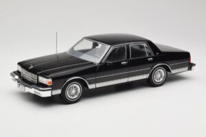 Chevrolet Caprice Czarny MCG 1:18 MCG18113 Metal