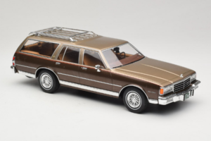 Chevrolet Caprice Estate Wagon Beige MCG 1:18 MCG18476 Metal — zdjęcie 4 z 6