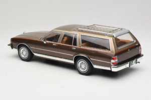 Chevrolet Caprice Estate Wagon Beige MCG 1:18 MCG18476 Metal — zdjęcie 5 z 6