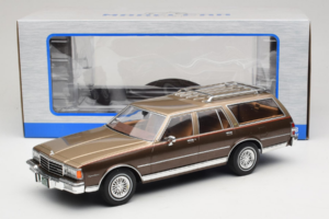 Chevrolet Caprice Estate Wagon Beige MCG 1:18 MCG18476 Metal — zdjęcie 6 z 6