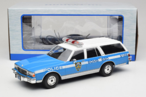 Chevrolet Caprice Estate Wagon NYPD MCG 1:18 MCG18477 Metal — zdjęcie 6 z 6