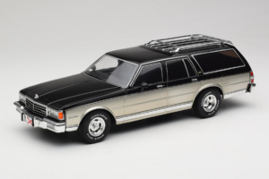 Chevrolet Caprice Estate Wagon Srebrny & Szary MCG 1:18 MCG18478 Metal