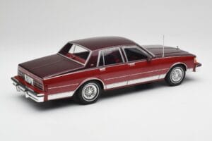 Chevrolet Caprice Czerwony Metaliczny MCG 1:18 MCG18361 Metal — zdjęcie 2 z 6