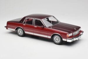 Chevrolet Caprice Czerwony Metaliczny MCG 1:18 MCG18361 Metal — zdjęcie 4 z 6