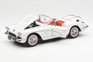 Chevrolet Corvette C1 Spider Hard Top Snowcrest Biały AUTOart 1:18 71147 Metal — zdjęcie 2 z 8