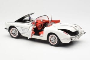 Chevrolet Corvette C1 Spider Hard Top Snowcrest Biały AUTOart 1:18 71147 Metal — zdjęcie 5 z 8
