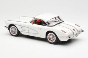 Chevrolet Corvette C1 Spider Hard Top Snowcrest Biały AUTOart 1:18 71147 Metal — zdjęcie 7 z 8