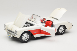 Chevrolet Corvette C1 Biały & Czerwony Bburago 1:18 3024-M3 Metal — zdjęcie 2 z 8