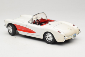Chevrolet Corvette C1 Biały & Czerwony Bburago 1:18 3024-M3 Metal — zdjęcie 7 z 8