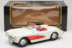 Chevrolet Corvette C1 Biały & Czerwony Bburago 1:18 3024-M3 Metal — zdjęcie 8 z 8
