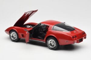 Chevrolet Corvette C3 Czerwony UT Models 1:18 21073 Metal — zdjęcie 5 z 8