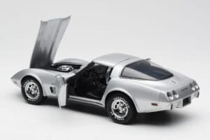 Chevrolet Corvette C3 Srebrny UT Models 1:18 21072 Metal — zdjęcie 5 z 8
