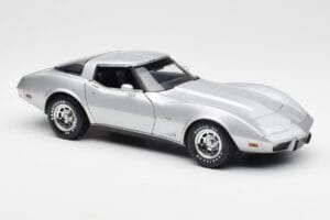 Chevrolet Corvette C3 Srebrny UT Models 1:18 21072 Metal — zdjęcie 6 z 8