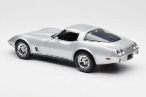 Chevrolet Corvette C3 Srebrny UT Models 1:18 21072 Metal — zdjęcie 7 z 8