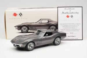 Chevrolet Corvette C3 Spider Laguna Szary Metaliczny AUTOart 1:18 71173 Metal — zdjęcie 8 z 8