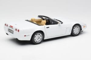 Chevrolet Corvette C4 Kabriolet Biały Maisto 1:18 32830 Metal — zdjęcie 3 z 8