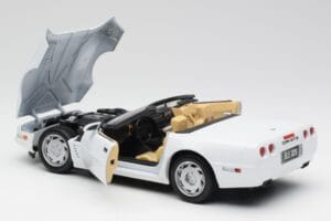 Chevrolet Corvette C4 Kabriolet Biały Maisto 1:18 32830 Metal — zdjęcie 5 z 8