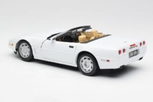 Chevrolet Corvette C4 Kabriolet Biały Maisto 1:18 32830 Metal — zdjęcie 7 z 8