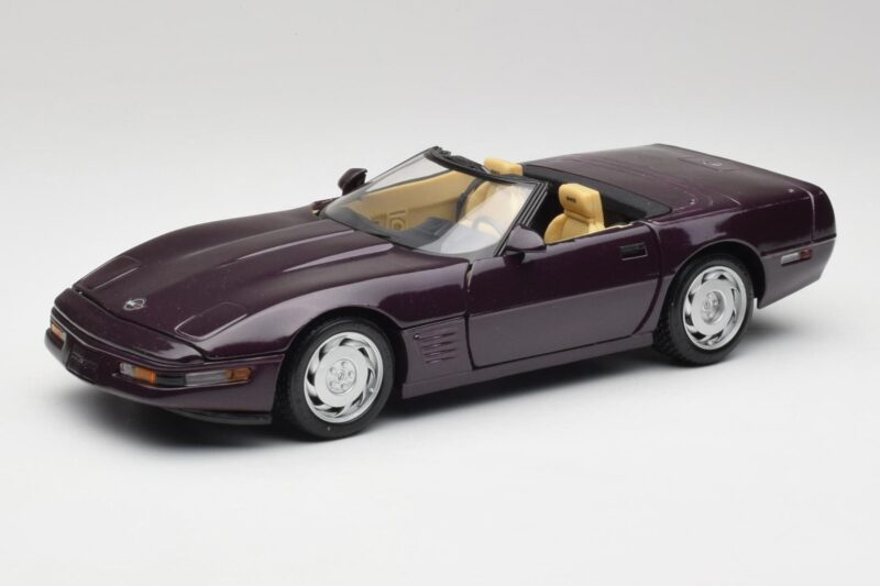 Chevrolet Corvette C4 LT4 Kabriolet Fioletowy Metaliczny Maisto 1:18 50277 Metal