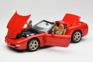 Chevrolet Corvette C5 Kabriolet Czerwony UT Models 1:18 21006 Metal — zdjęcie 2 z 8
