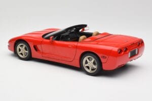 Chevrolet Corvette C5 Kabriolet Czerwony UT Models 1:18 21006 Metal — zdjęcie 7 z 8