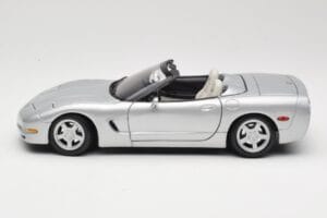 Chevrolet Corvette C5 Kabriolet Srebrny Maisto 1:18 50317 Metal — zdjęcie 4 z 8