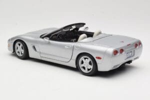 Chevrolet Corvette C5 Kabriolet Srebrny Maisto 1:18 50317 Metal — zdjęcie 7 z 8