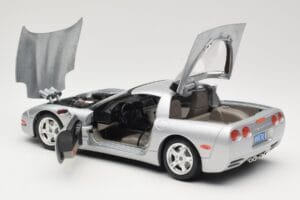 Chevrolet Corvette C5 Srebrny Bburago 1:18 3056 Metal — zdjęcie 5 z 8