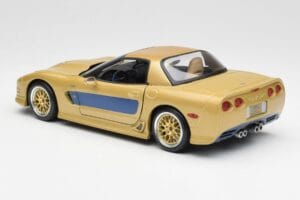 Chevrolet Corvette C5 Guldstrand Signature Edition Złoty Maisto 1:18 31657 Metal — zdjęcie 7 z 8