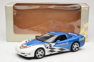 Chevrolet Corvette C5 Pace Car Rolex 24 at Daytona 1999 UT Models 1:18 39944 Metal — zdjęcie 8 z 8