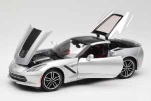 Chevrolet Corvette C7 Srebrny Maisto 1:18 38132 Metal — zdjęcie 2 z 8