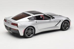 Chevrolet Corvette C7 Srebrny Maisto 1:18 38132 Metal — zdjęcie 3 z 8