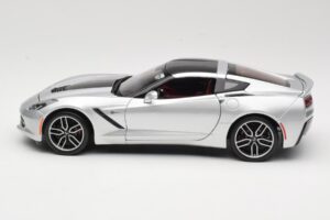 Chevrolet Corvette C7 Srebrny Maisto 1:18 38132 Metal — zdjęcie 4 z 8