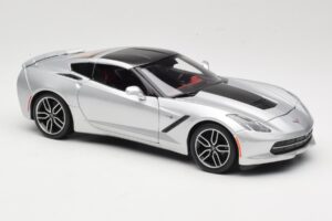 Chevrolet Corvette C7 Srebrny Maisto 1:18 38132 Metal — zdjęcie 6 z 8