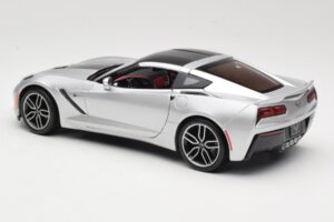 Chevrolet Corvette C7 Srebrny Maisto 1:18 38132 Metal — zdjęcie 7 z 8