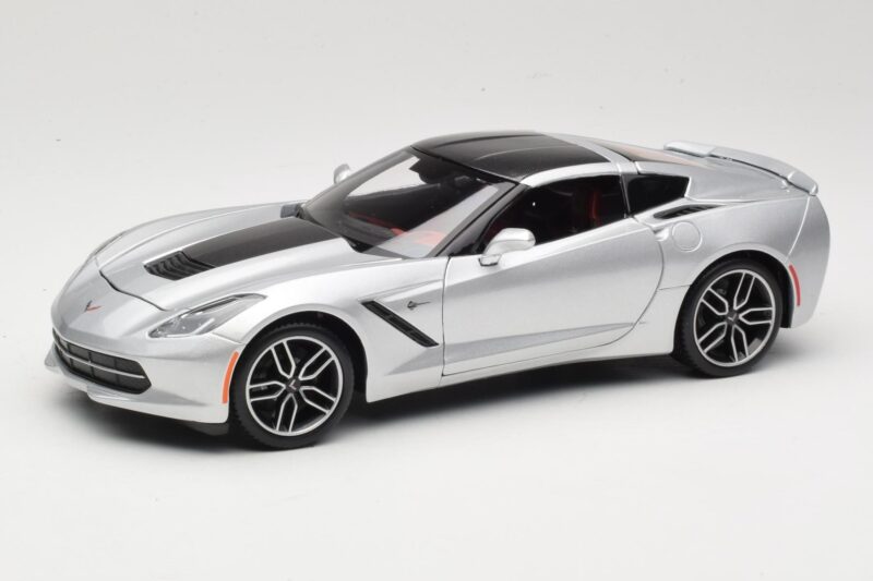 Chevrolet Corvette C7 Srebrny Maisto 1:18 38132 Metal