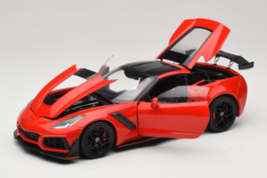 Chevrolet Corvette C7 ZR1 Torch Red IXO 1:18 18RDC243-FO Metal — zdjęcie 2 z 8