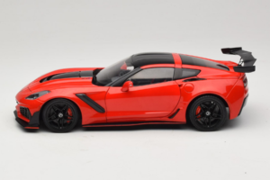 Chevrolet Corvette C7 ZR1 Torch Red IXO 1:18 18RDC243-FO Metal — zdjęcie 4 z 8