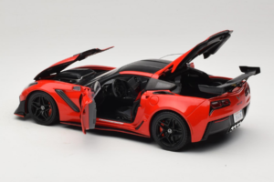 Chevrolet Corvette C7 ZR1 Torch Red IXO 1:18 18RDC243-FO Metal — zdjęcie 5 z 8