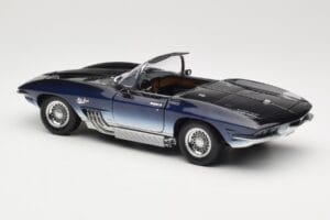 Chevrolet Corvette Mako Shark Ciemnoniebieski UT Models 1:18 21061 Metal — zdjęcie 7 z 8