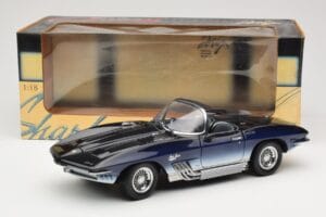 Chevrolet Corvette Mako Shark Ciemnoniebieski UT Models 1:18 21061 Metal — zdjęcie 8 z 8