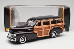 Chevrolet Fleetmaster Woody Czarny & Wood Panels Maisto 1:18 43697545B Metal — zdjęcie 8 z 8