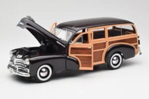 Chevrolet Fleetmaster Woody Brązowy Maisto 1:18 36854 Metal — zdjęcie 2 z 8